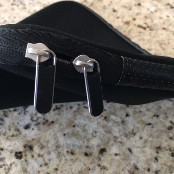 Laptop case sleeve 14” x 10” - Picture 3 of 7